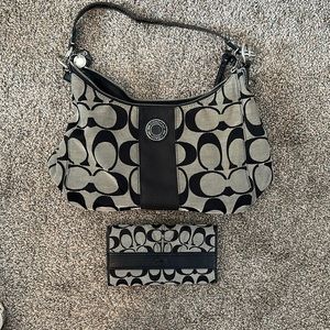 Gently used Coach purse with matching wallet!!